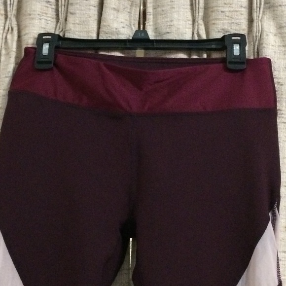 Fabletics Salar Mesh PowerHold Color Block Athletic Leggings in Vigneto/Bolero - Picture 2 of 6